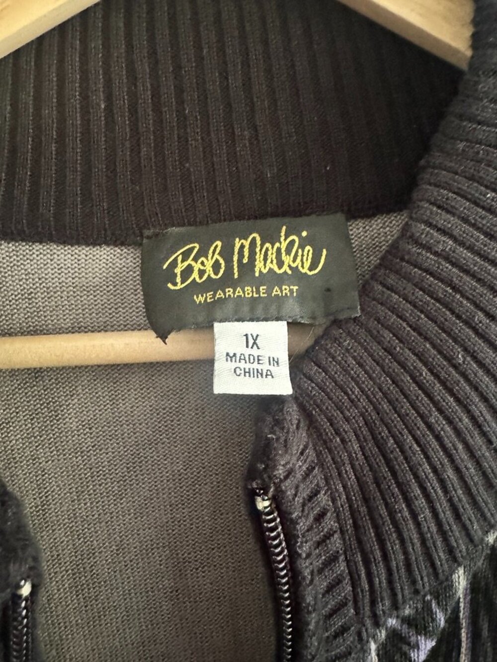 Bob Mackie Wearable Art Feather Print Zip Cardigan Sweater Size 1X - Picture 3 of 6